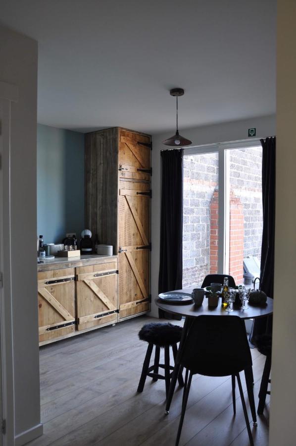 Bed En Bezem Bed & Breakfast Laarne Bagian luar foto